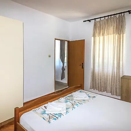 公寓 2 Bedroom Cozy In