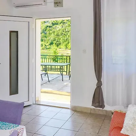 公寓 2 Bedroom Cozy In 奥布罗瓦茨