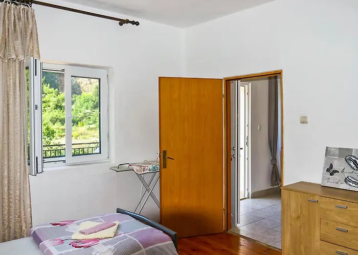 2 Bedroom Cozy In Obrovac
