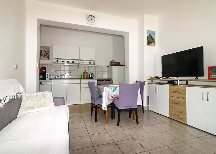 2 Bedroom Cozy In * Obrovac